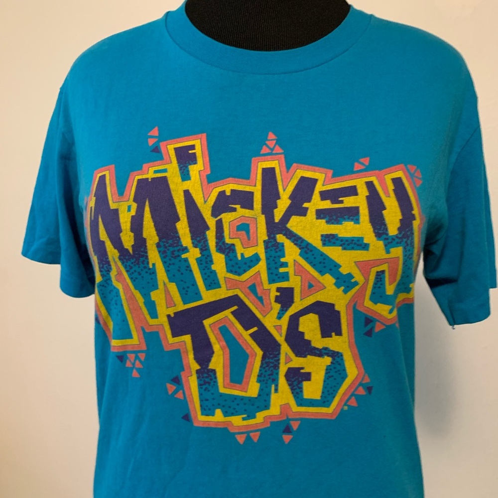 Vintage T-Shirt • Size Medium